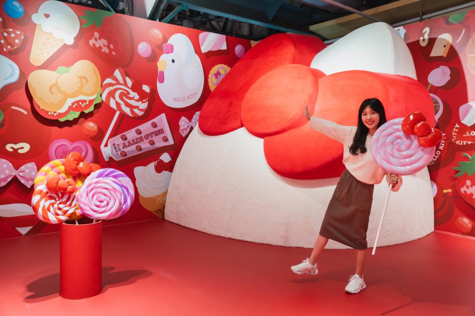 超巨大Hello Kitty立體裝置拍照區。圖片來源：時藝多媒體