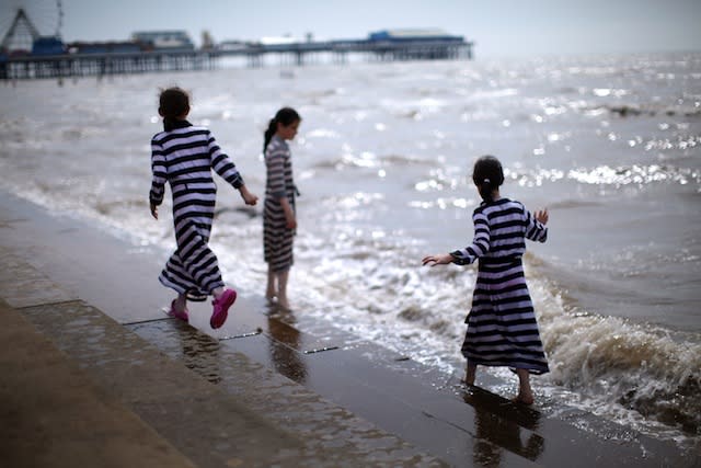 Blackpool kids on beach