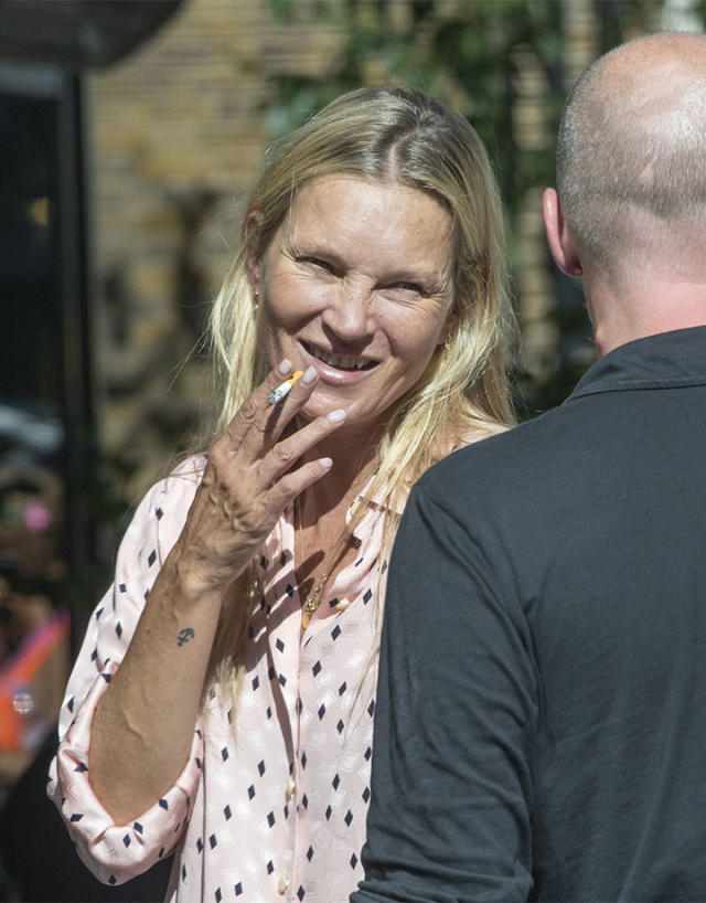 Paris Fashion Week 2011: Kate Moss proves smoking IS bad for your skin