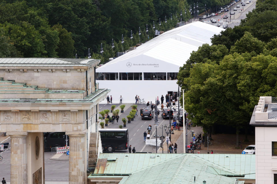 Das berühmte weiße Zelt der Fashion Week in Berlin im Sommer 2016. (Bild: Getty Images)