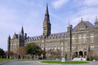 <p>Die Georgetown University in Washington, D. C. hat bisher zwei europäische Milliardäre hervorgebracht. Einer davon ist Investor August Francois von Finck. Sein Vermögen wird auf 7,8 Milliarden Dollar geschätzt. (Bild: ddp Images) </p>