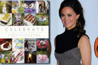 <b>Pippas Buch floppt</b><br><br> Pippa Middleton ist unter die Autoren gegangen: Mit ihrem Buch „Celebrate“ hat sie aber leider kaum Leser gefunden. Ihr Werk floppt nicht nur in den Buchläden, sondern auch online. Das eigentlich recht schön anzuschauende Bilderbuch kann man mittlerweile schon zum halben Preis kaufen. (Bilder: Getty, Penguin Verlag)