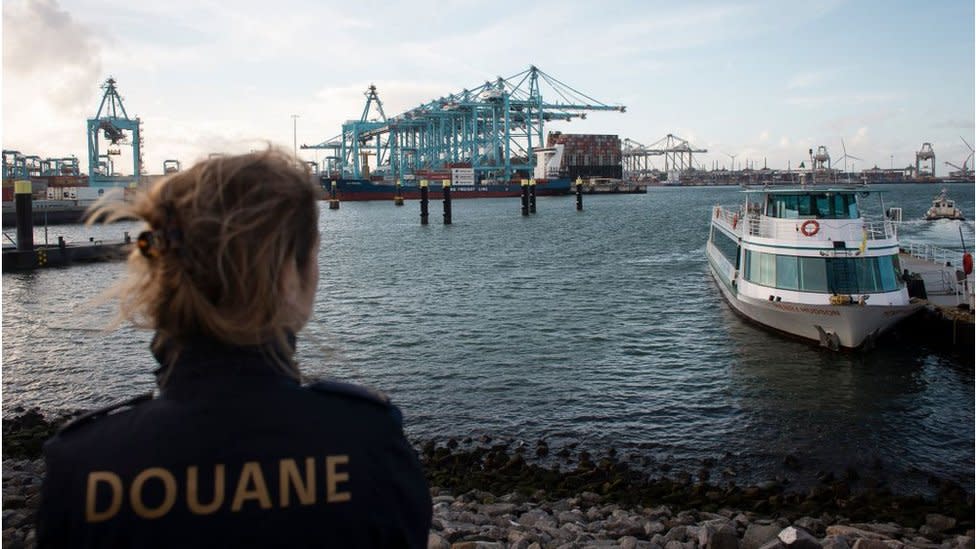 Agente de aduanas en el puerto de Amberes