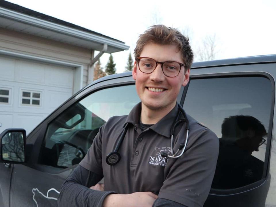 Dr. Eastman Welsford is hoping to get his licence to practise in west Quebec and help assist the region, which has a serious shortage of veterinarians who treat large animals. (Rachel Watts/CBC - image credit)