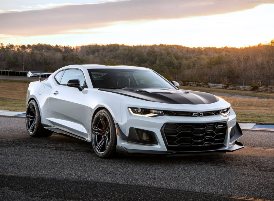 <p>The new Camaro 1LE extreme track package can be had in V6, V8 SS, and even ZL1 trims. But no matter which engine you choose, expect three pedals at your feet. </p>