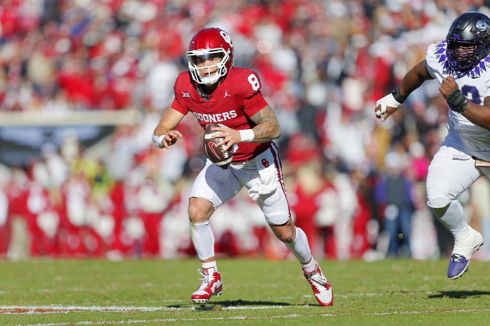 Quarterback Dillon Gabriel transferred from the Sooners to the Oregon Ducks this offseason. (Brian Bahr/Getty Images)