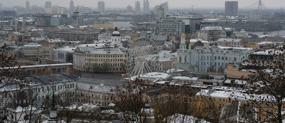 Kiev est frappée par une pluie glaciale et des températures proches de zéro.  - Credit:STANISLAV STRILETS / ANADOLU AGENCY / Anadolu Agency via AFP