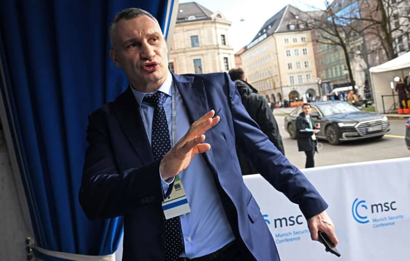 Vitali Klitschko, Mayor of Kiev, arrives at the Munich Security Conference. Around 50 heads of state and government and more than 100 ministers from all over the world are expected to attend the 60th Munich Security Conference at the Hotel Bayerischer Hof from Friday to Sunday. Felix Hörhager/dpa