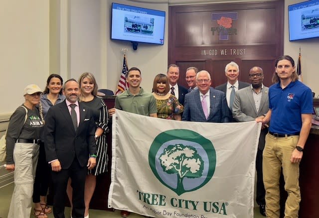 <em>Officials from the City of Tyler and representatives from the Arbor Day Foundation, courtesy of The City of Tyler</em>