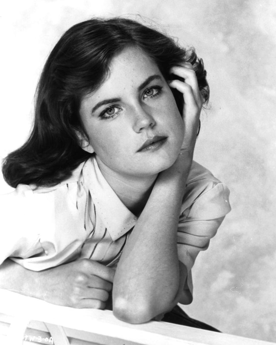 24) Elizabeth McGovern