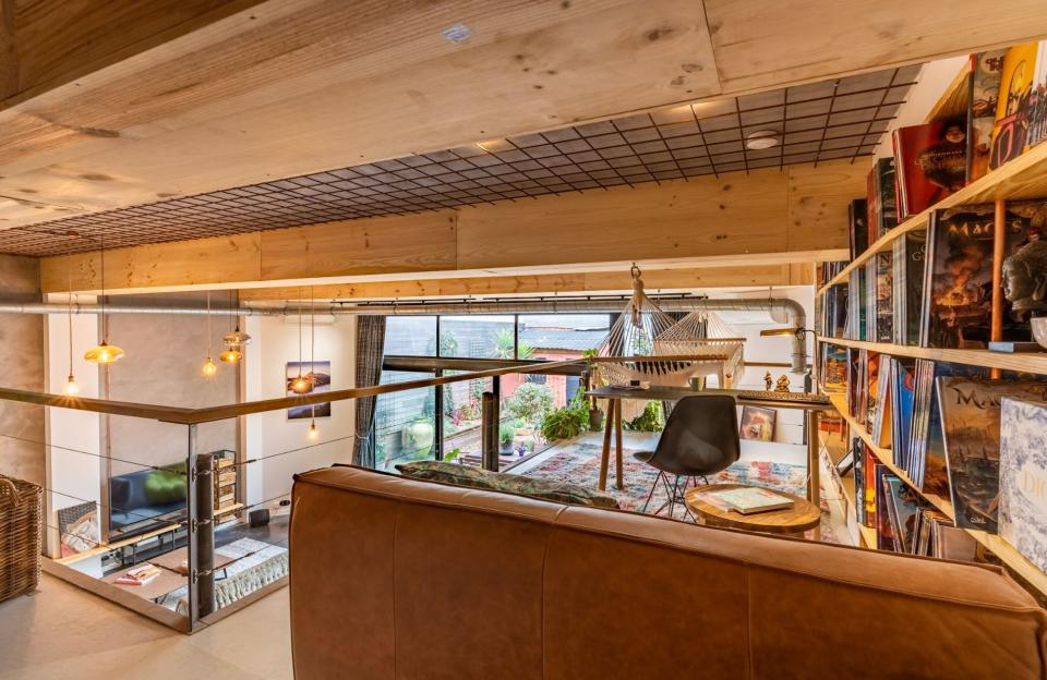 Aménager une mezzanine en bibliothèque