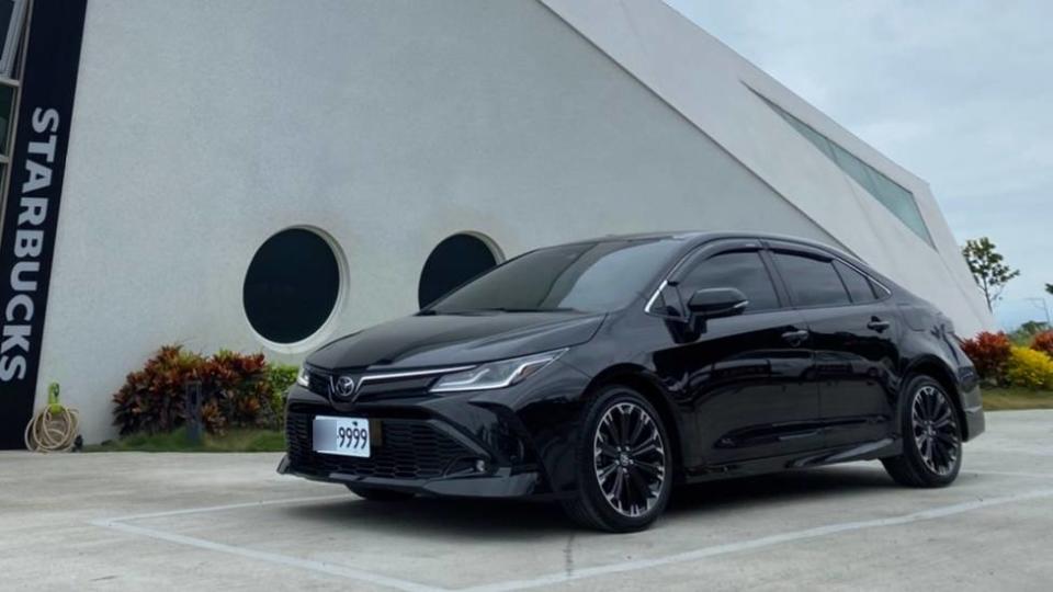 在周圍朋友推薦Toyota二手價漂亮、省油與好養等優點下，「阿雄」看上Corolla Altis GR Sport，將選配項目選好選滿，以94萬元現金價成交。(圖片來源/ 車主提供)