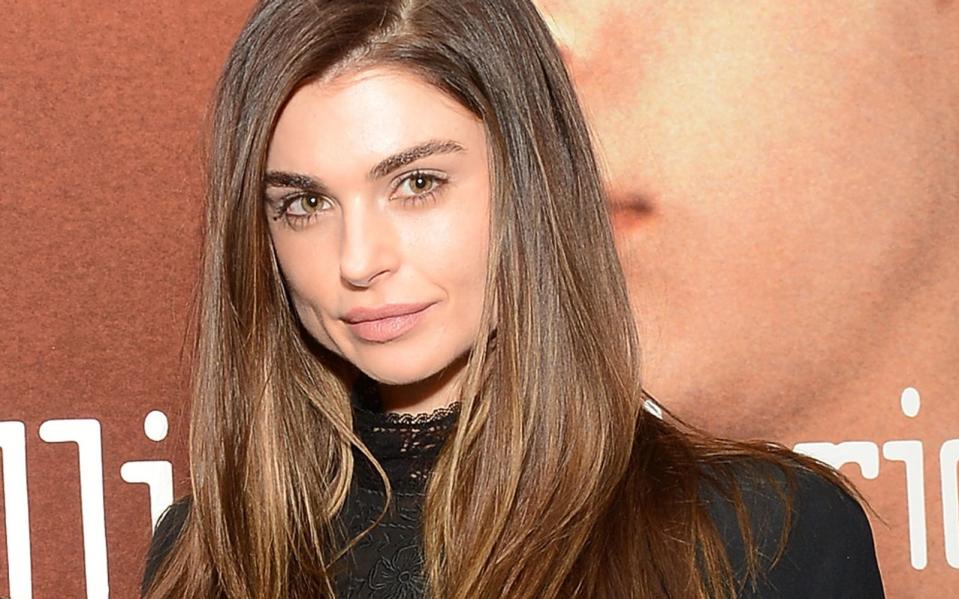 Der Apfel fiel aber auch bei ihr nicht weit vom Stamm: Nach einigen Schauspielversuchen machte Aimee Osbourne Karriere als Musikerin. Mit ihrer Synthie-Pop-Band Band ARO veröffentlichte sie 2020 das Album "Vacare Adamaré". (Bild: Larry Busacca/Getty Images for Dolce & Gabbana)