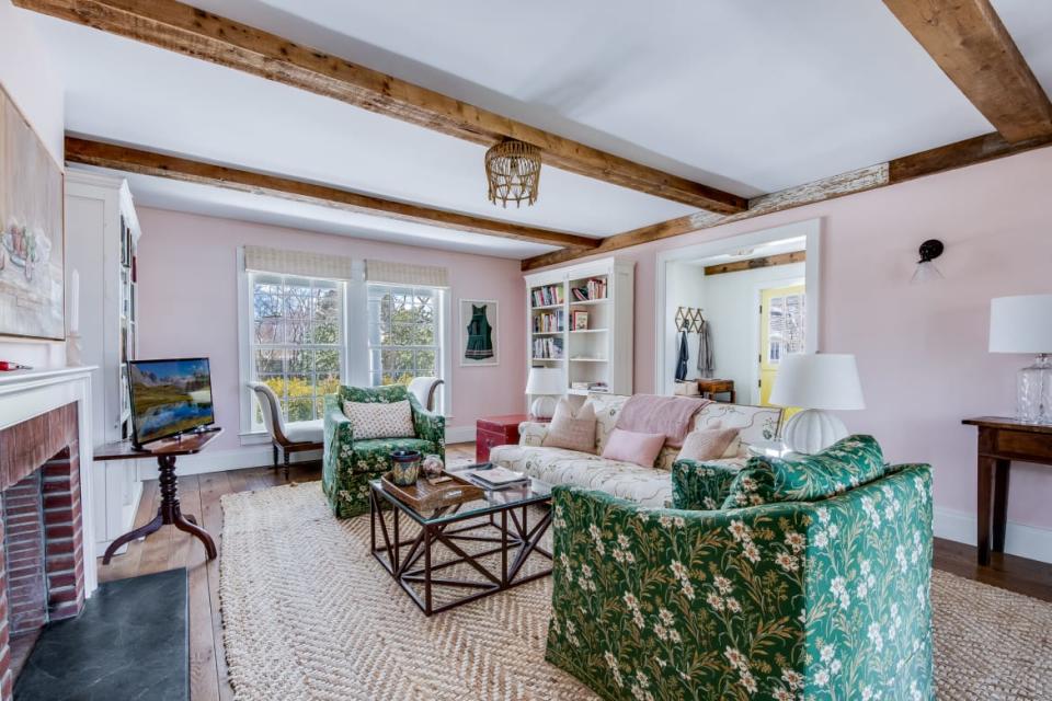 <div class="inline-image__credit">NY90 for Sotheby’s International Realty</div>