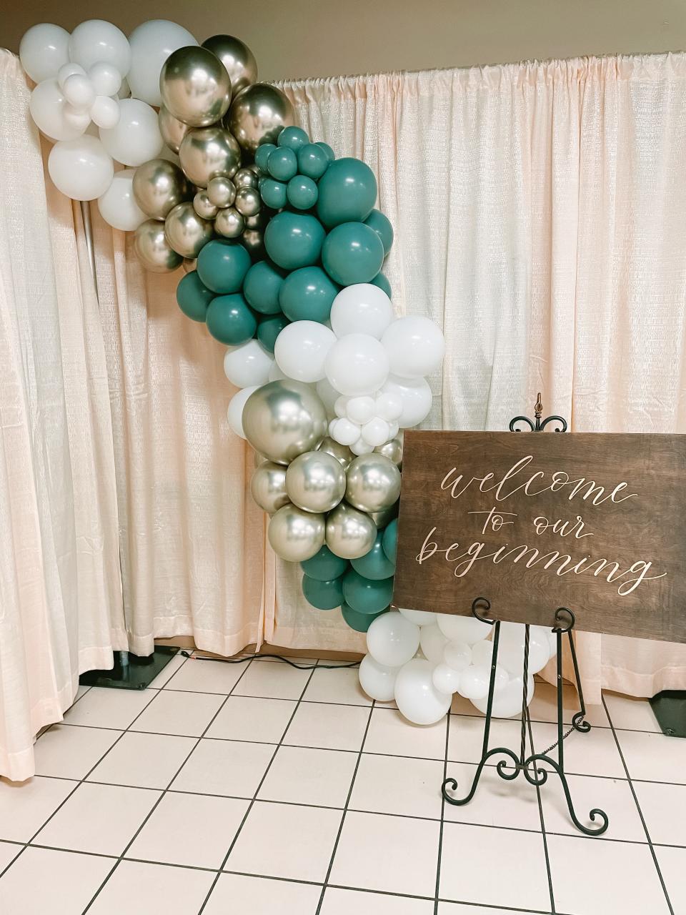 Wedding balloon installation by Cardwell Creative Co.