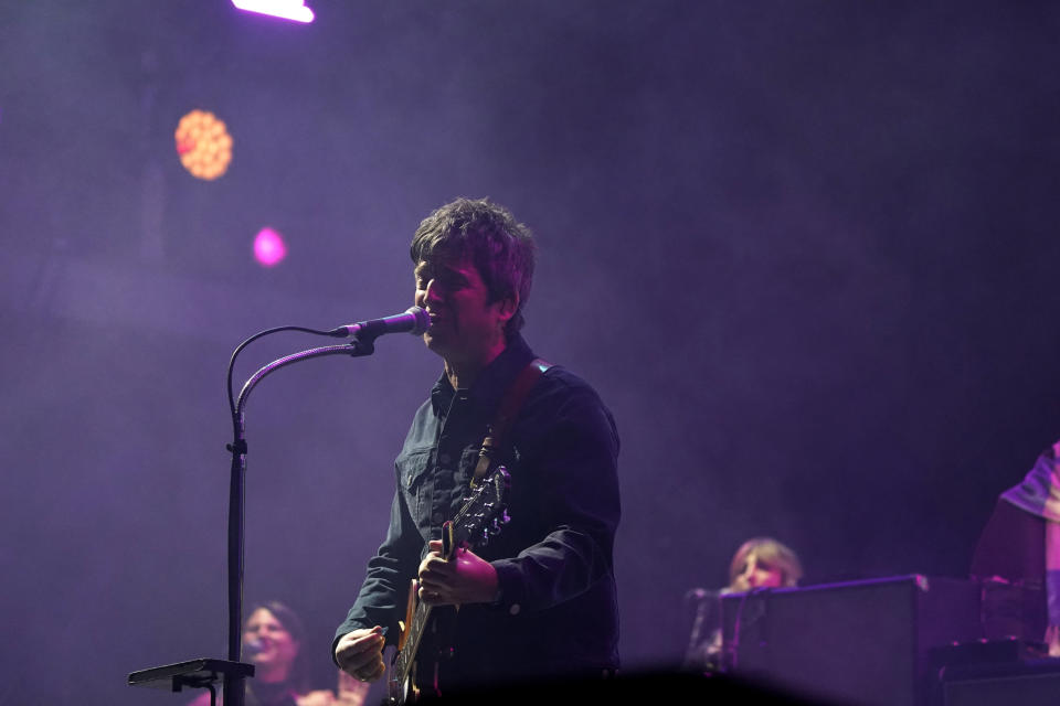 Noel Gallagher de Noel Gallagher's High Flying Birds durante su concierto en el festival Corona Capital en la Ciudad de México, el domingo 19 de noviembre de 2023. (Foto AP/Aurea Del Rosario)