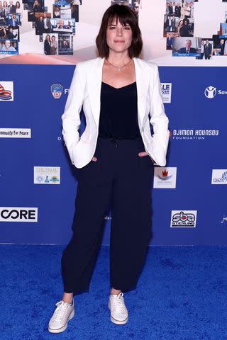 <p>Paul Morigi/Getty</p> Neve Campbell