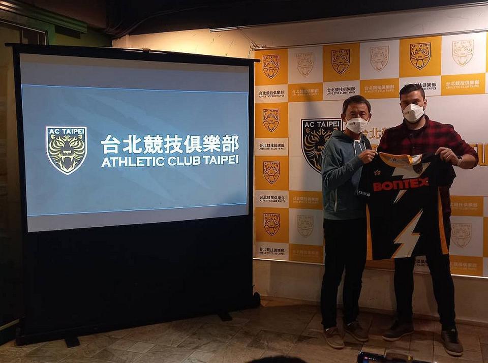 台北競技俱樂部引進西班牙教練團，跳脫學校體育模式五年長期計畫培訓選手。（圖：陳楷）