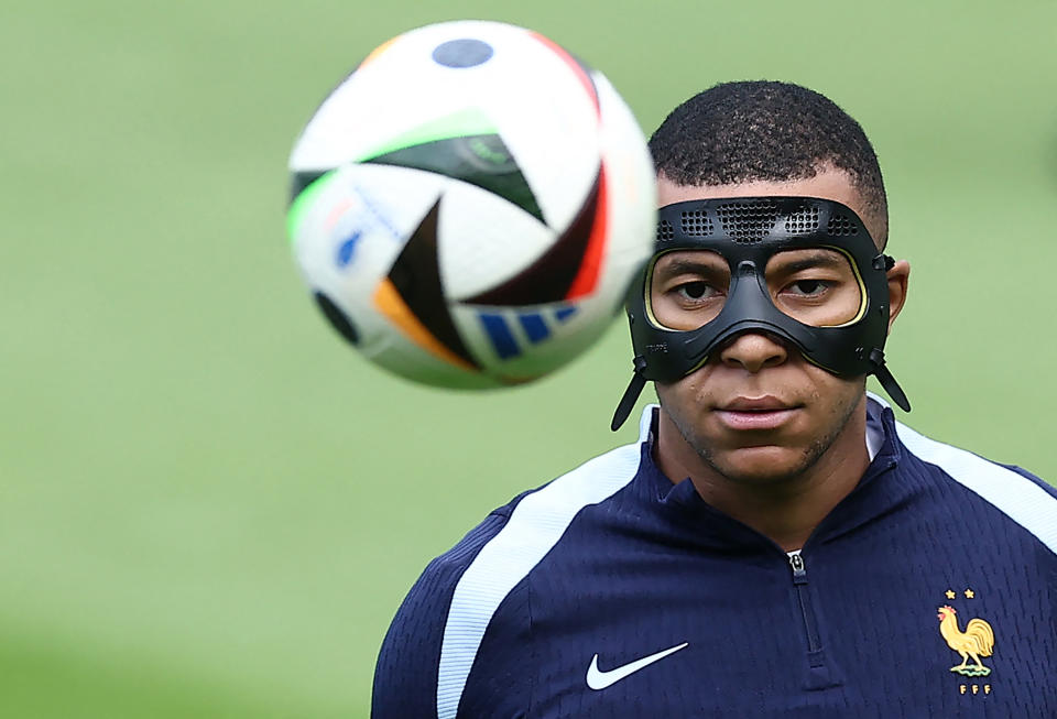 Kylian Mbappe（姆巴佩）能夠在對陣波蘭的比賽中上場嗎？(Photo by FRANCK FIFE / AFP) (Photo by FRANCK FIFE/AFP via Getty Images)