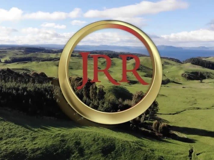  (JRRToken.com)