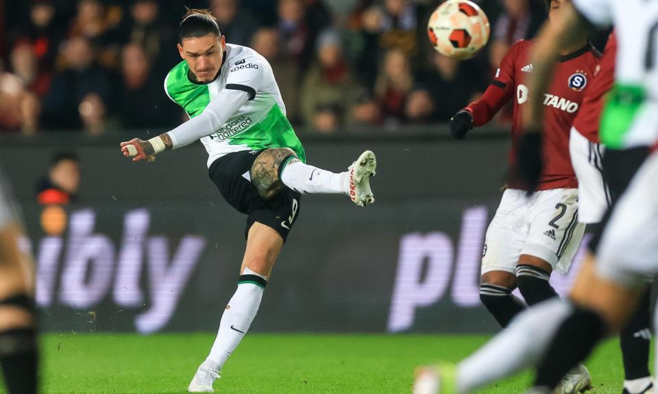 <span>Darwin Núñez scores Liverpool’s second goal at Sparta Prague.</span><span>Photograph: Martin Divíšek/EPA</span>