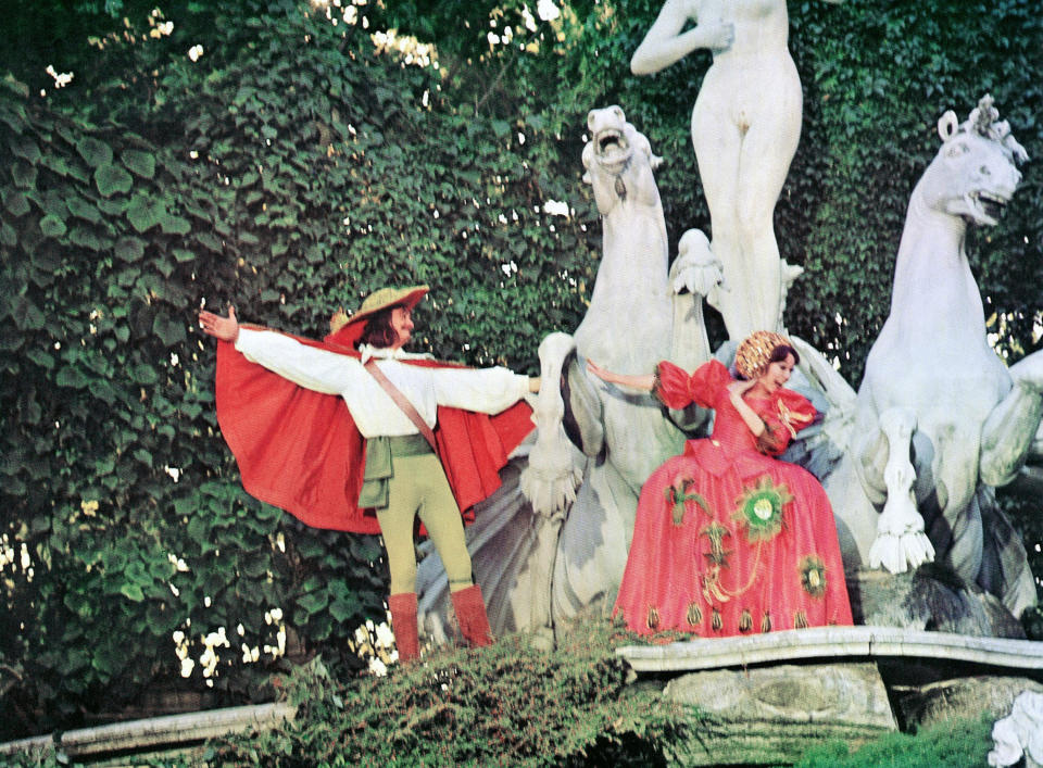 THE BLISS OF MRS. BLOSSOM, from left: James Booth, Shirley MacLaine, 1968