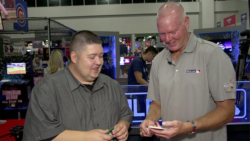 Four-time World Series champion pitcher Jeff Nelson joins Mike Oz of Big League Stew to look through a pack of 1992 Fleer baseball cards