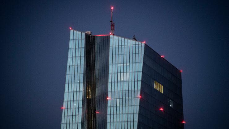 Die Debatte über die Verhältnismäßigkeit der Anleihekäufe der Notenbank geht weiter. Foto: dpa