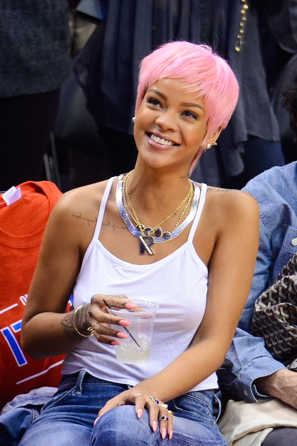 <h1 class="title">Celebrities At The Los Angeles Clippers Game</h1><cite class="credit">Noel Vasquez</cite>