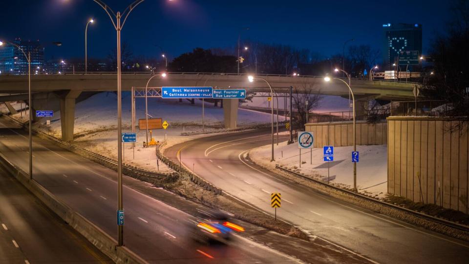 The beginning of Highway 5 in Gatineau, Que., just after crossing the Macdonald-Cartier Bridge from Ottawa, in January 2021.