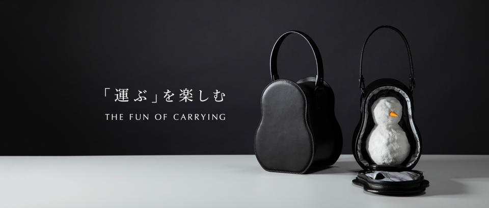 土屋鞄製造所（Tsuchiya Kaban）「享受攜帶的樂趣The Fun of Carrying」企畫的第二彈，品牌特別為歲末冬日推出充滿冬季風情的「雪人專屬皮革袋」