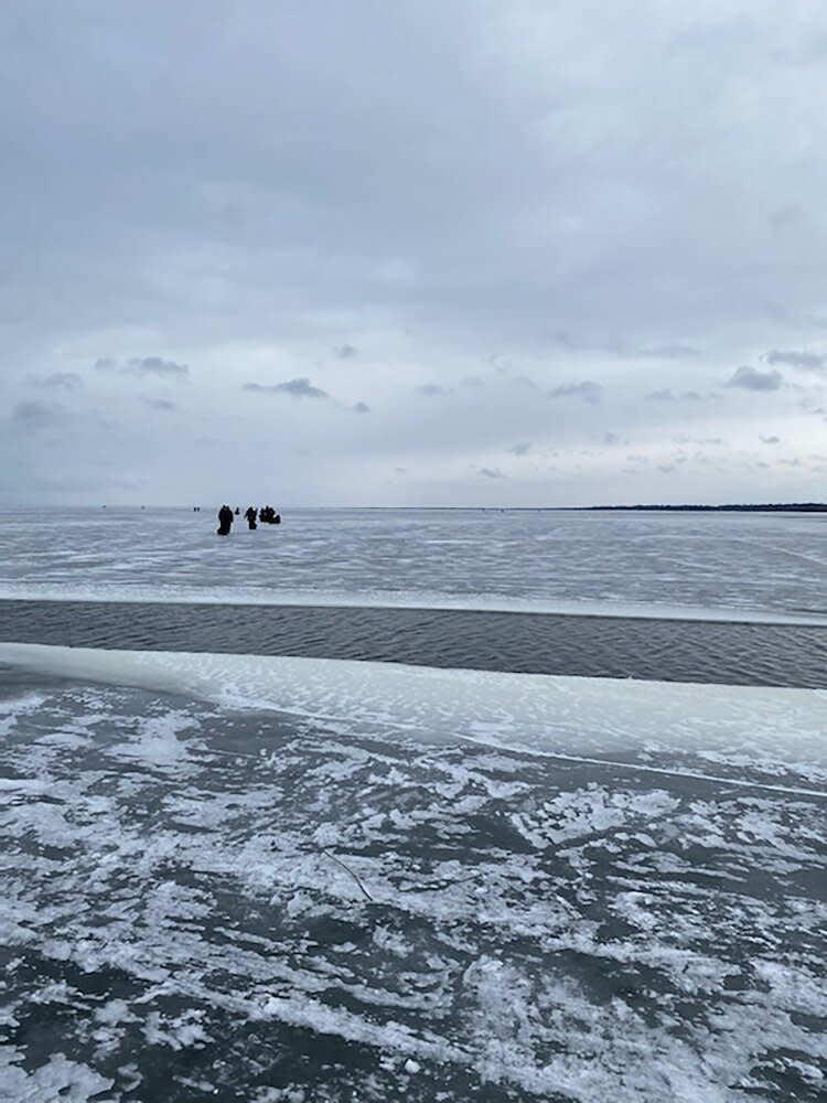 fishermen rescued in minnesota