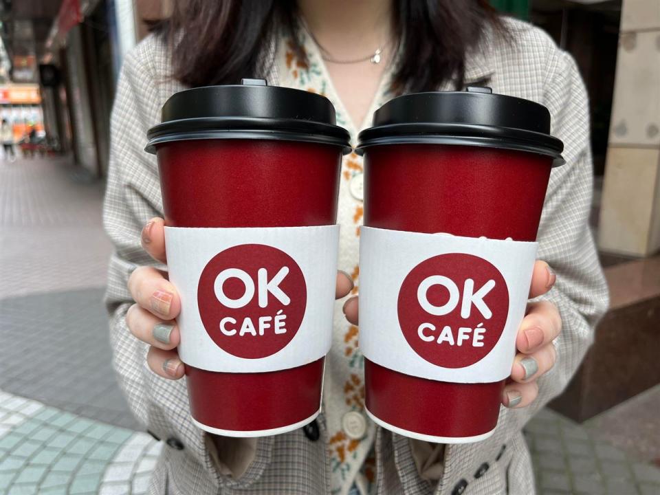 OKmart即日起祭出OKCAFE咖啡買二送一優惠。（圖／超商業者提供）