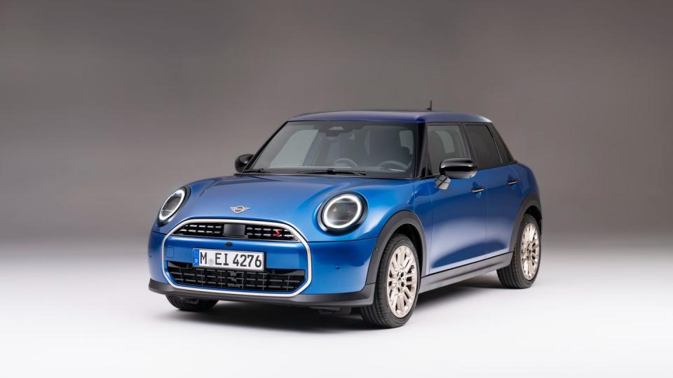 2025 mini cooper 4 door