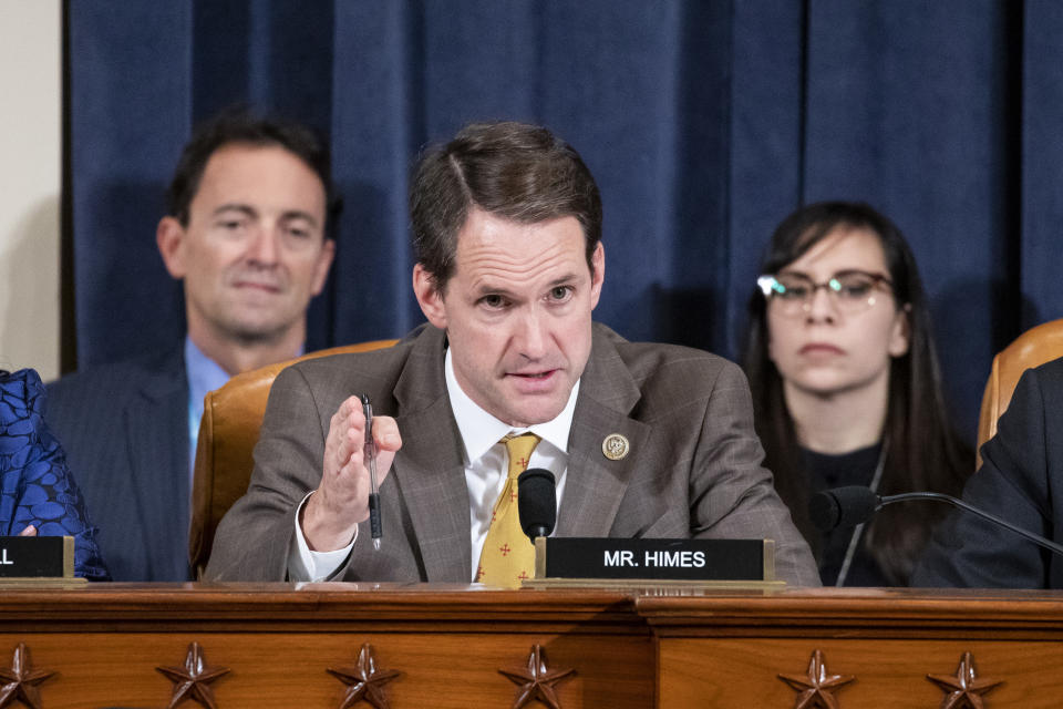 El representante Jim Himes (demócrata de Connecticut) durante una reunión del Comité de Inteligencia de la Cámara de Representantes en Washington el 20 de noviembre de 2019. (Samuel Corum/The New York Times)