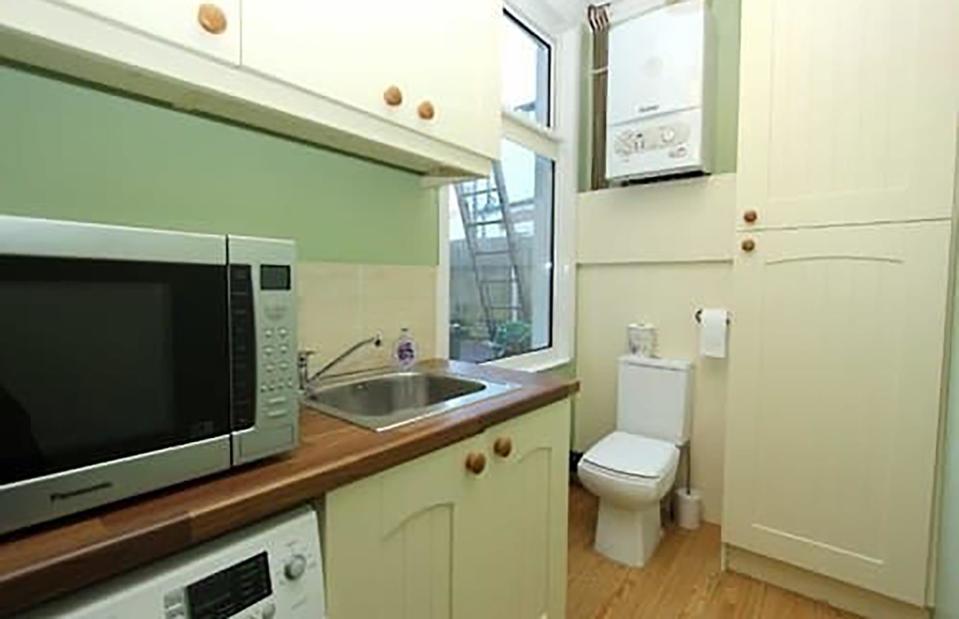 <p>terribleestateagentphotos.com</p>