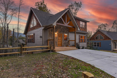 This cozy cabin in Gatlinburg, Tennessee is one of Vrbo's 2022 Vacation Homes of the Year.