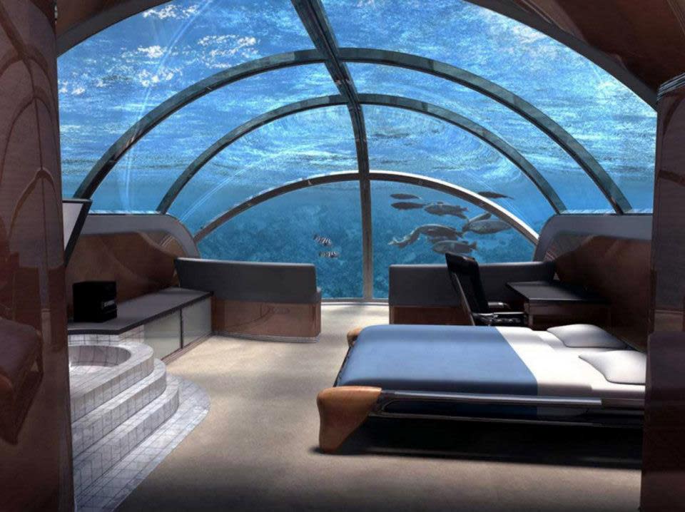 Noch existiert das Poseidon Undersea Resort nicht, doch wenn es realisiert wurde, dürfte es eines der krassesten Hotels der Welt werden. Bereits seit 13 Jahren wird angeblich schon daran gewerkelt und noch ist unklar, wann es fertig sein wird. Doch 150.000 Menschen haben sich bereits registrieren lassen und einen Übernachtungswunsch angekündigt. Die luxuriösen Zimmer sollen mit einer gläsernen Wand ausgestattet sein, die den freien Blick in die Tiefen des Ozeans ermöglichen. (Bild-Copyright: Facebook/PoseidonResorts)