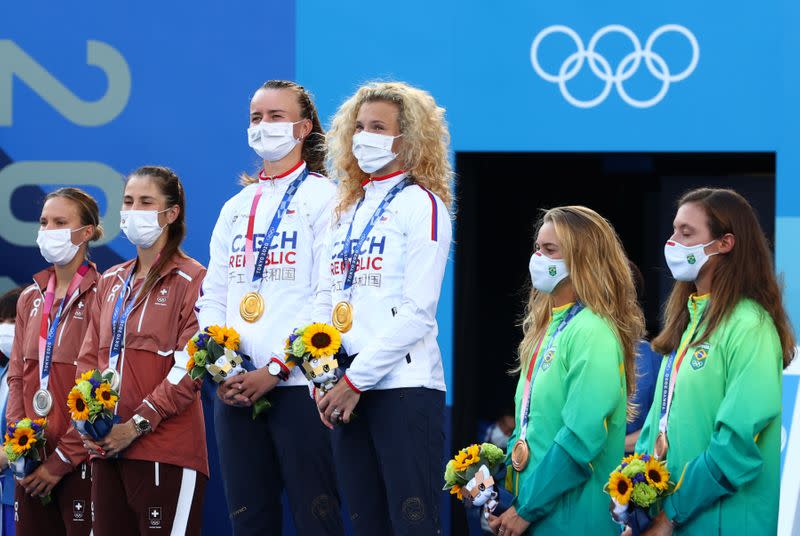 Tennis - Women's Doubles - Medal Ceremony