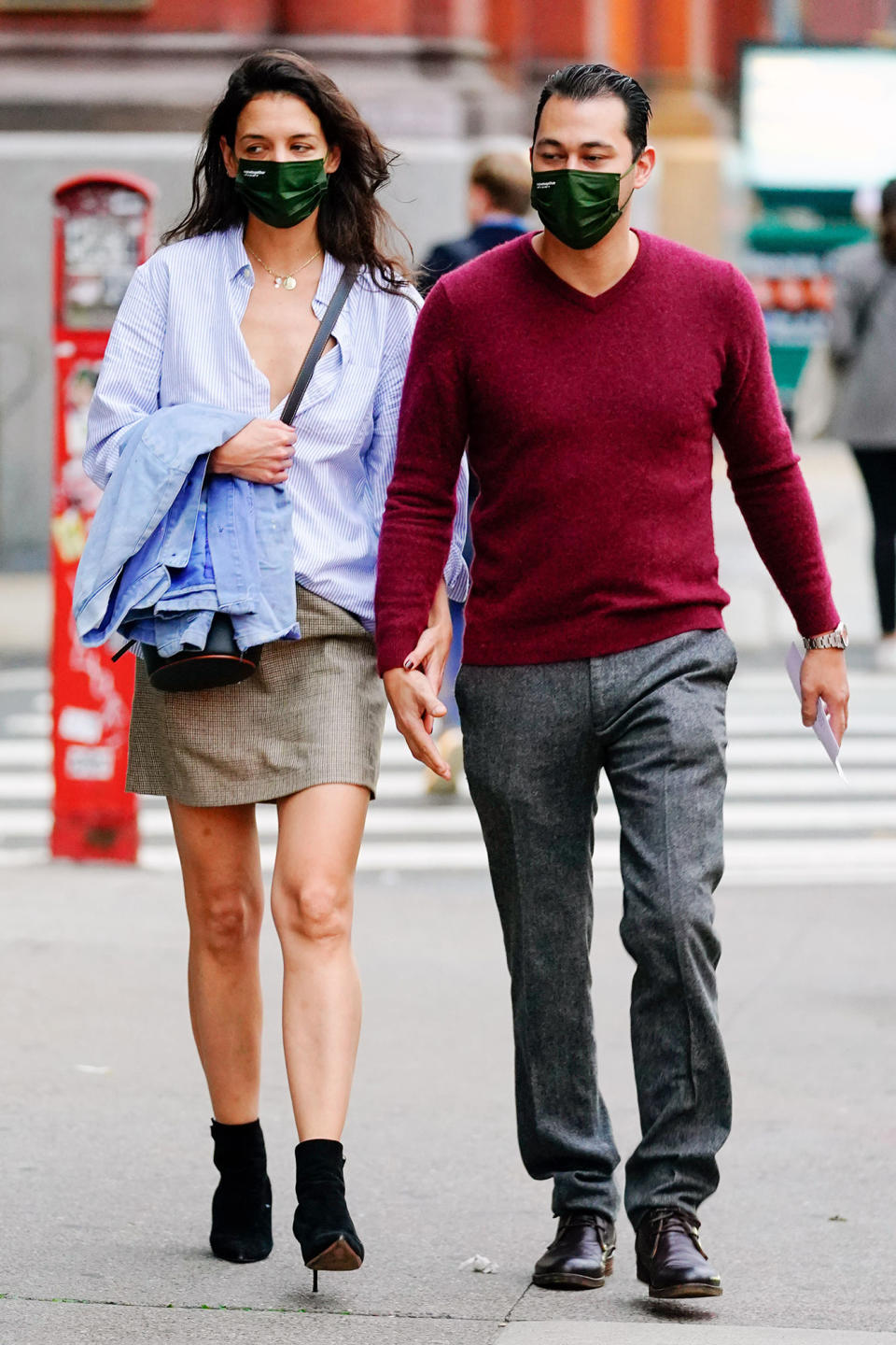 <p>Katie Holmes and Emilio Vitolo Jr. held hands during a date night in New York City.</p>