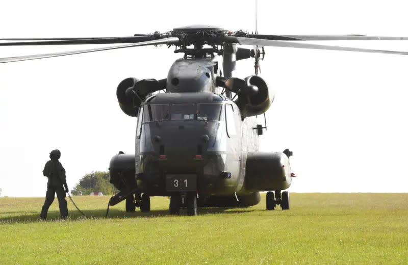 ▲美國海軍陸戰隊第一架CH-53E「超級種馬」（CH-53E Super Stallion）直升機，今（8）日證實墜毀於加州聖地牙哥郊外山區，機上5名隊員已確認死亡。示意圖。（圖／美聯社／達志影像）