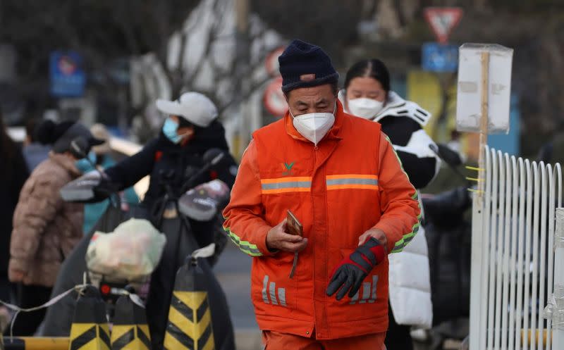 ▲中國防疫鬆綁，北京市在染疫人數大增下放鬆控管，疫情持續升溫。（圖／美聯社／達志影像）