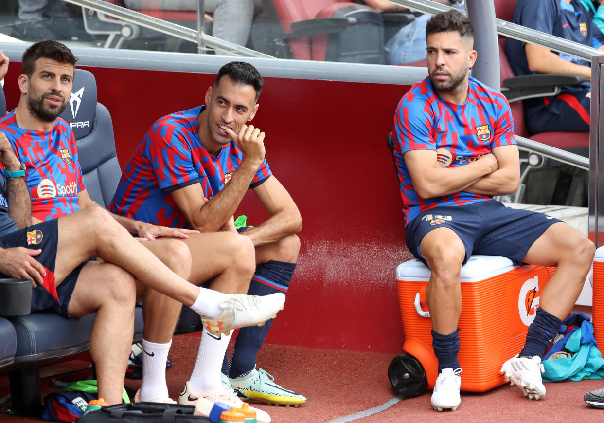 Gerard Piqué, Jordi Alba y Sergio Busquets durante un partido entre el Barcelona y el Elche de la Liga Santander. (Foto: Urbanandsport /NurPhoto a través de Getty Images)