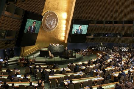 Premier Li Keqiang of China addresses the United Nations General Assembly in the Manhattan borough of New York, U.S., September 21, 2016. REUTERS/Carlo Allegri