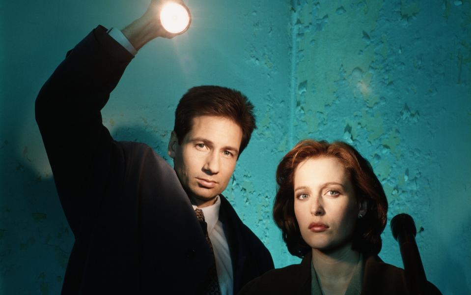 David Duchovny and Gillian Anderson in the original X Files - Fox