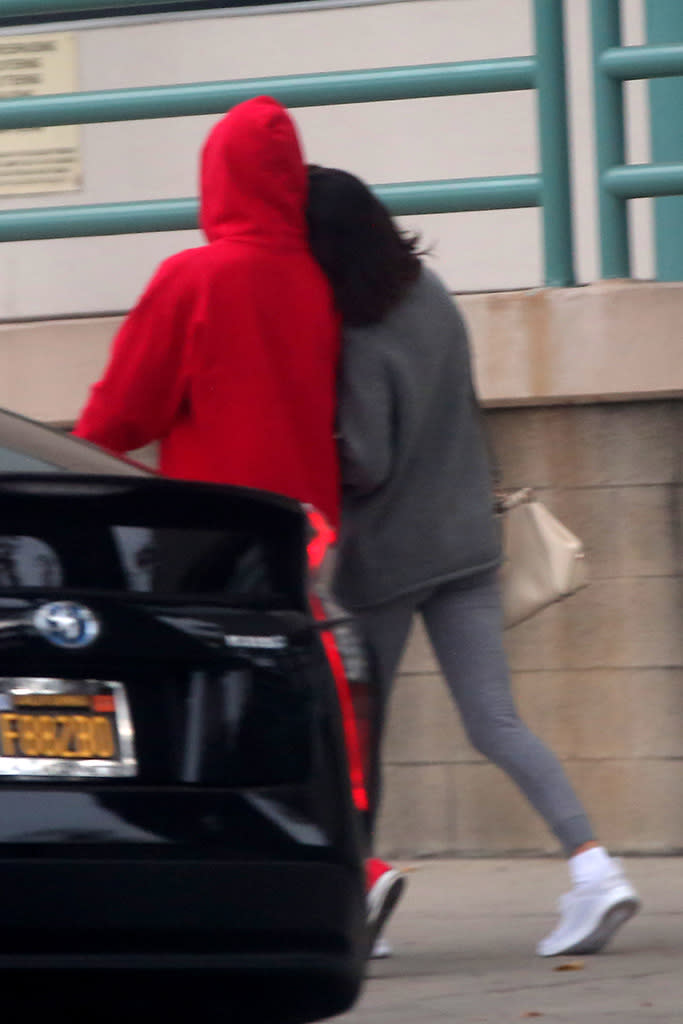 Selena nuzzles Justin