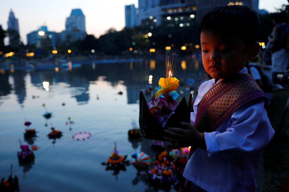 曼谷水燈節（Image Source : REUTERS/Jorge Silva）
