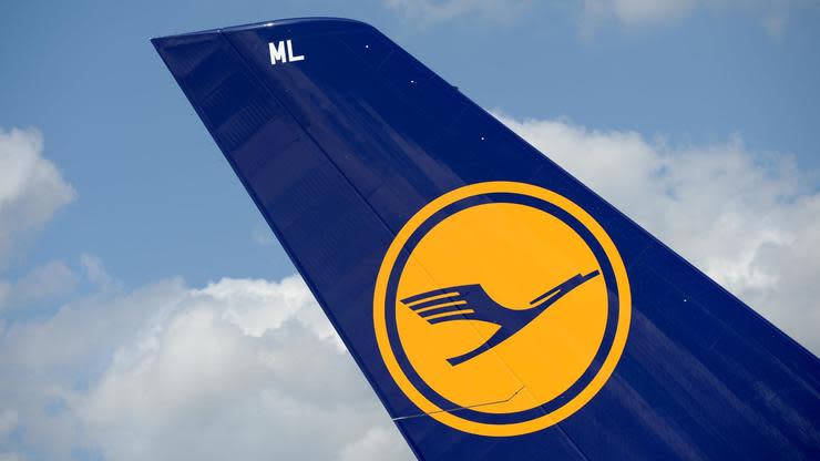 Kritiker vermissen im neuen Lufthansa-Logo das traditionelle Gelb. Konzernchef Carsten Spohr verteidigt die Neugestaltung – mit einer emotionalen Begründung.