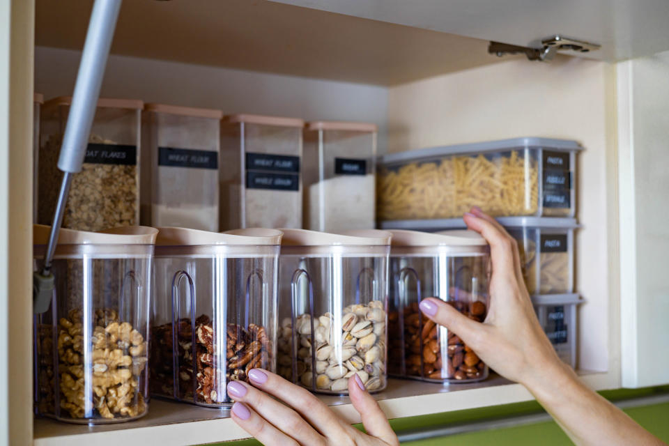 glass containers hold food in storage