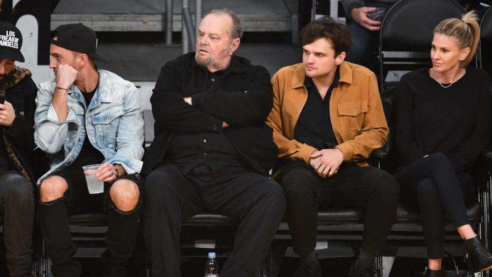 The 81-year-old Hollywood legend watched his beloved team beat the Minnesota Timberwolves.